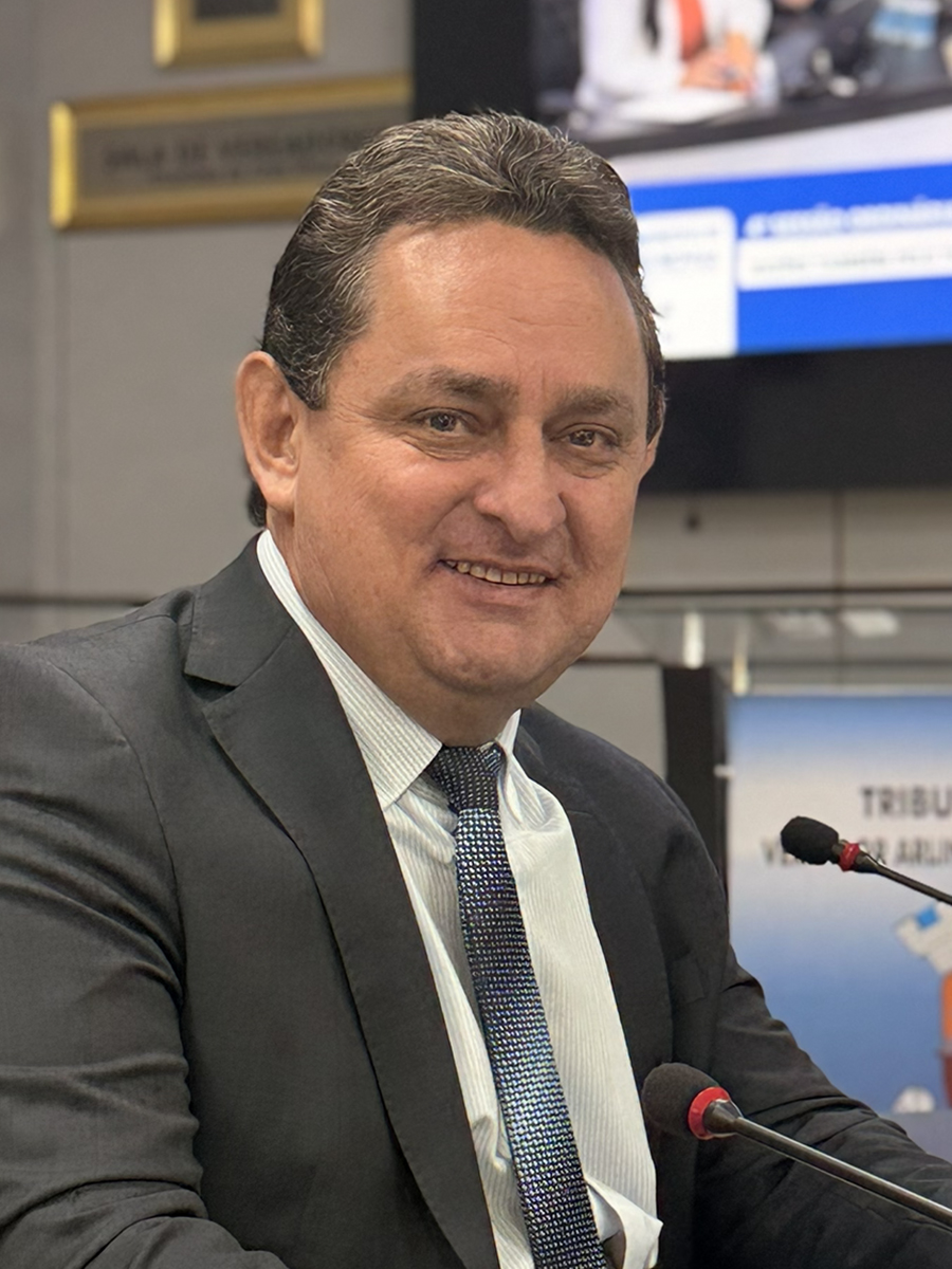 Marinho Câmara Clemente de Oliveira